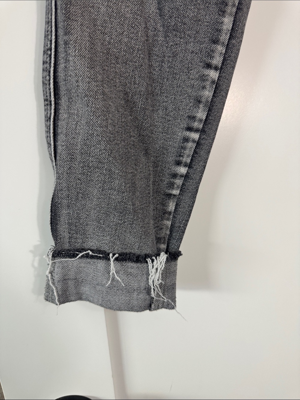 Judy Blue Grey Washed Ankle Jeans with Raw Hem Skinny Fit Sz 7/28 - Picture 3 of 4